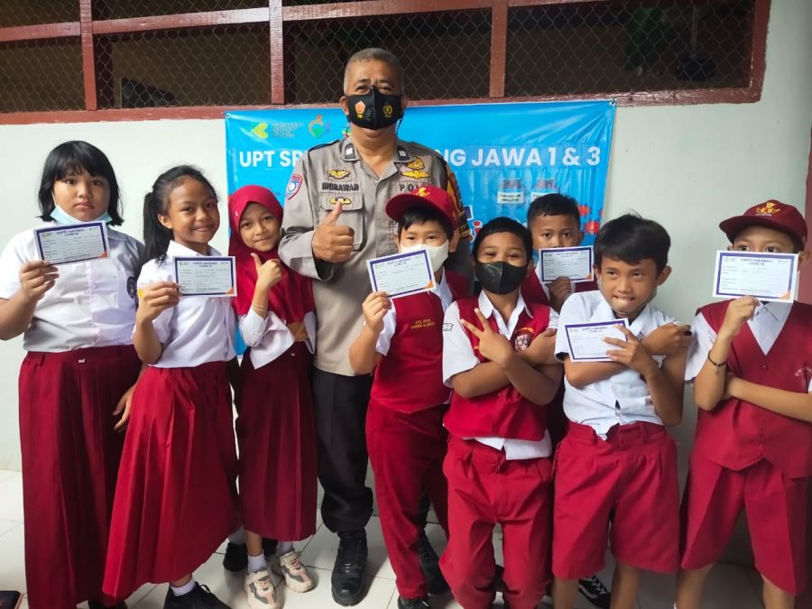 Aiptu Indrawan Monitoring Vaksinasi Anak Usia 6-11 Tahun