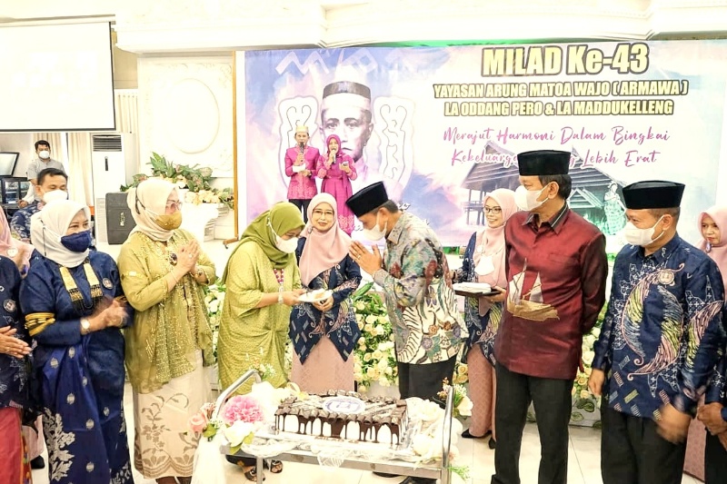 Amran Mahmud Eratkan Kebersamaan dengan Para Keturunan Arung Matoa Wajo