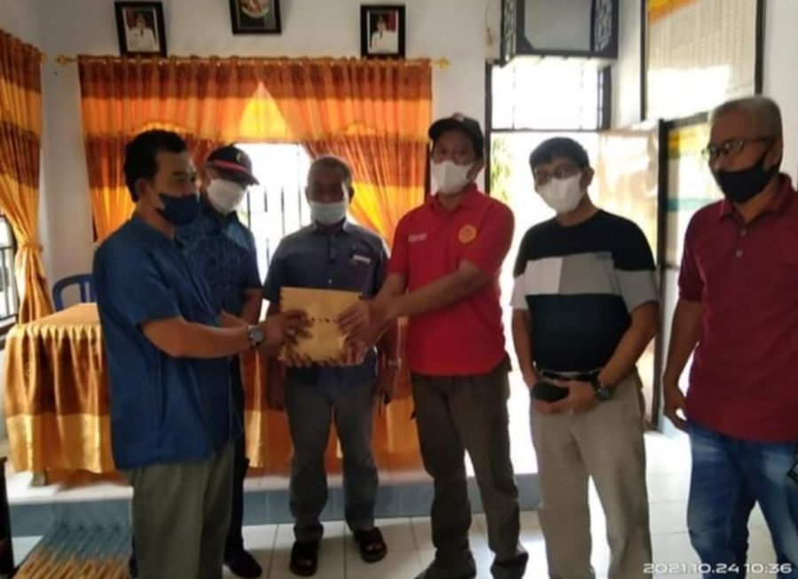 Andalan Sulsel Peduli Bersama Siswa dan Guru di Pinrang Bantu Korban Puting Beliung
