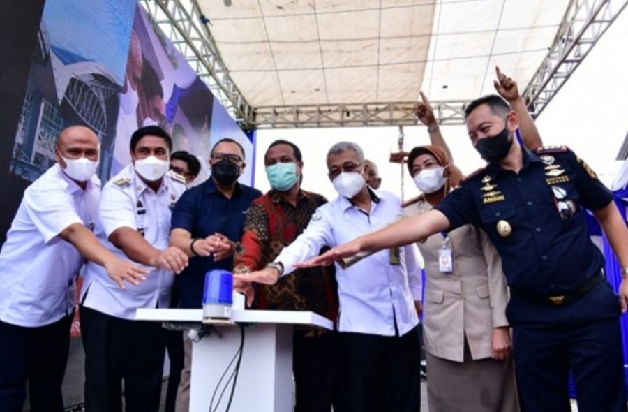 Andi Sudirman Sulaiman Lepas Ekspor 2,3 Ton Ikan Penerbangan Langsung ke Singapura
