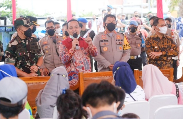 Andi Sudirman Sulaiman Semangat Ajak dan Motivasi Warga Vaksinasi