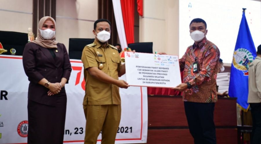 Andi Sudirman Sulaiman Serahkan Bantuan Sembako CSR Kepada 24 Kabupaten Kota