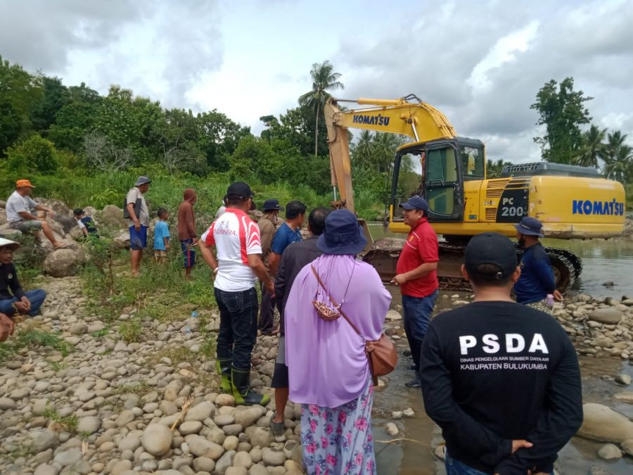 Andi Utta Turunkan Alat Berat, Petani Berterima Kasih