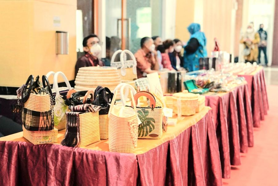 Atap Konjo dan Pergerakan Ekonomi Masyarakat