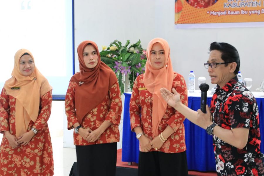 Bangun Kepercayaan Diri, DWP Bulukumba Ikuti Public Speaking