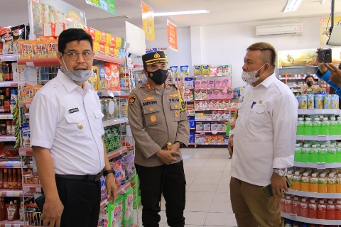 Bersama Kapolres, Wabup Edy Manaf Pantau Ketersediaan Minyak Goreng