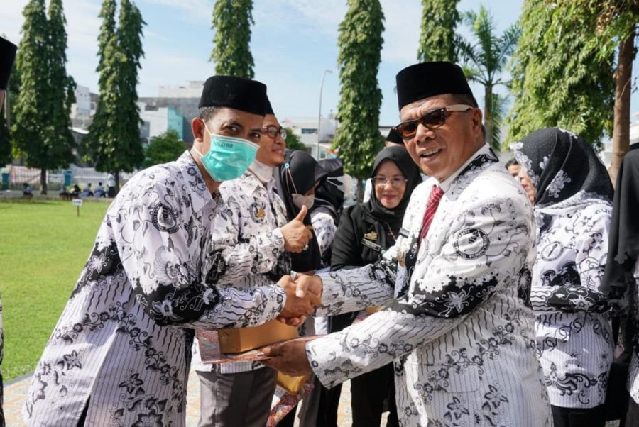 Bupati Andi Utta Sampaikan Pentingnya Peran Guru di Masa Pandemi