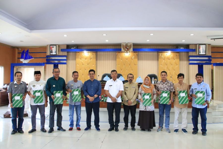Bupati Andi Utta Serahkan 31 SK Pejabat Kades, Ini Nama-namanya