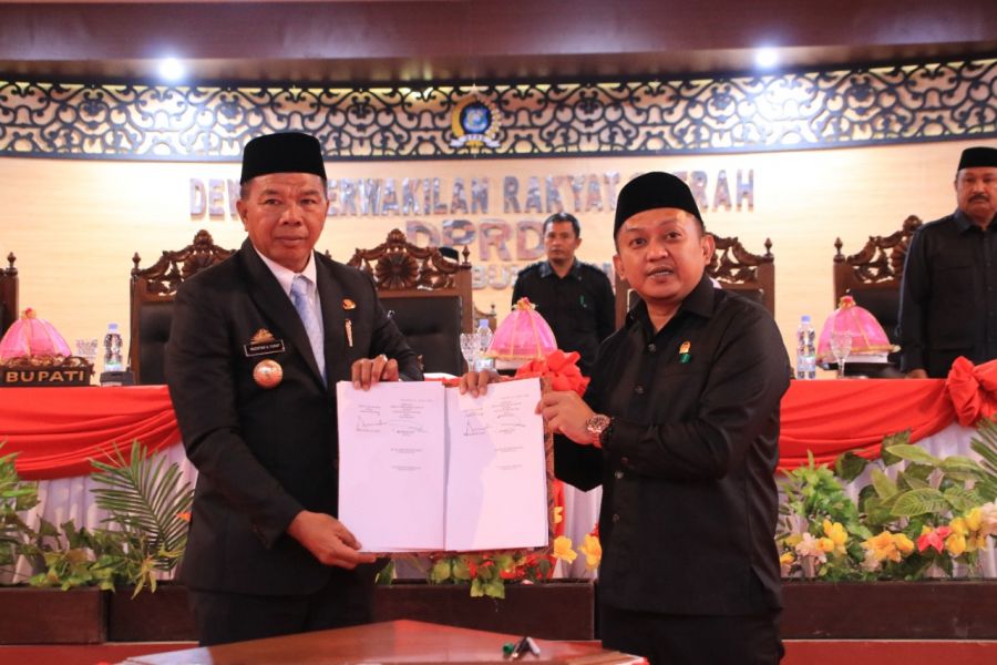 Bupati Andi Utta Serahkan Rancangan Perubahan KUA PPAS 2022, Berikut Rinciannya