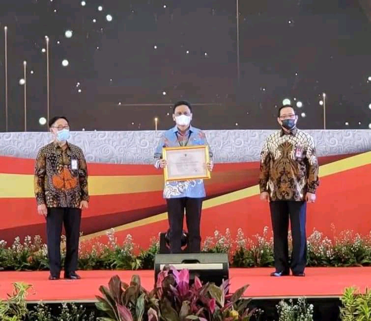 Bupati Barru Terima Penghargaan KASN Kategori Baik