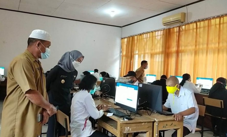 Bupati Indah Harap Lahir Tenaga Mumpuni Di Sektor Pendidikan