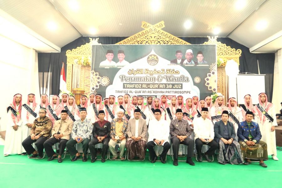 Bupati Wajo Wisuda 40 Hafiz-Hafizah 30 Juz Pondok Tahfiz As