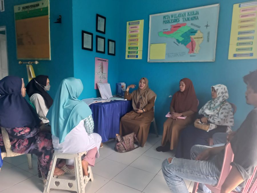 Dalami Kasus Kematian Ibu dan Bayinya, Tim AMP SR Bulukumba Kunjungi Rumah Pasien