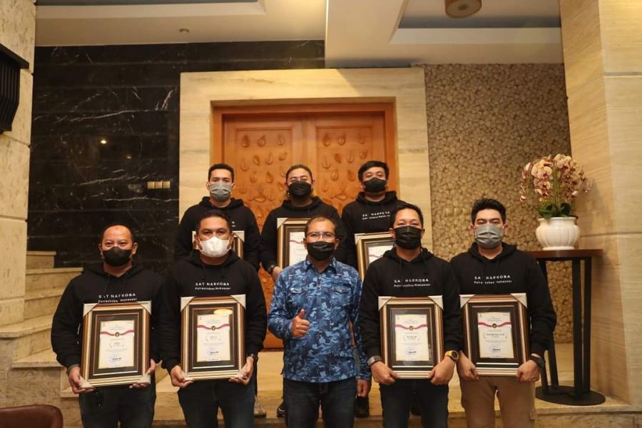 Danny Beri Penghargaan Ke Aparat Kepolisian Pengungkap Kasus Narkotika