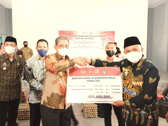 Didampingi Amran Mahmud, Samsu Niang: Tahun Ini Wajo Dapat Bansos Rp23 Miliar