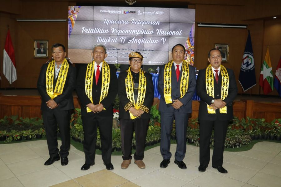 Diundang Khusus, Bupati Andi Utta Menerima Policy Brief dari Peserta PKN