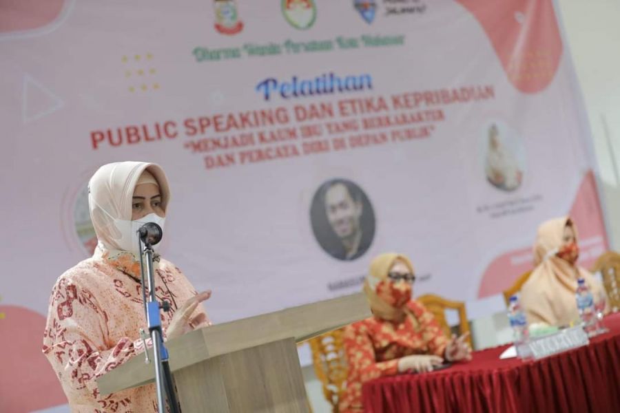 DWP Kota Makassar Gelar Pelatihan Public Speaking dan Etika Kepribadian