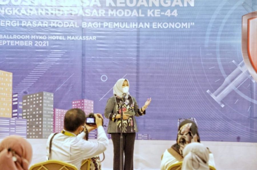 Fatmawati Rusdi Menghadiri Vaksinasi Industri Jasa Keuangan