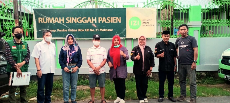 GNPM Dampingi Baznas Makassar Salurkan Bantuan Kursi Roda Buat Rahmi