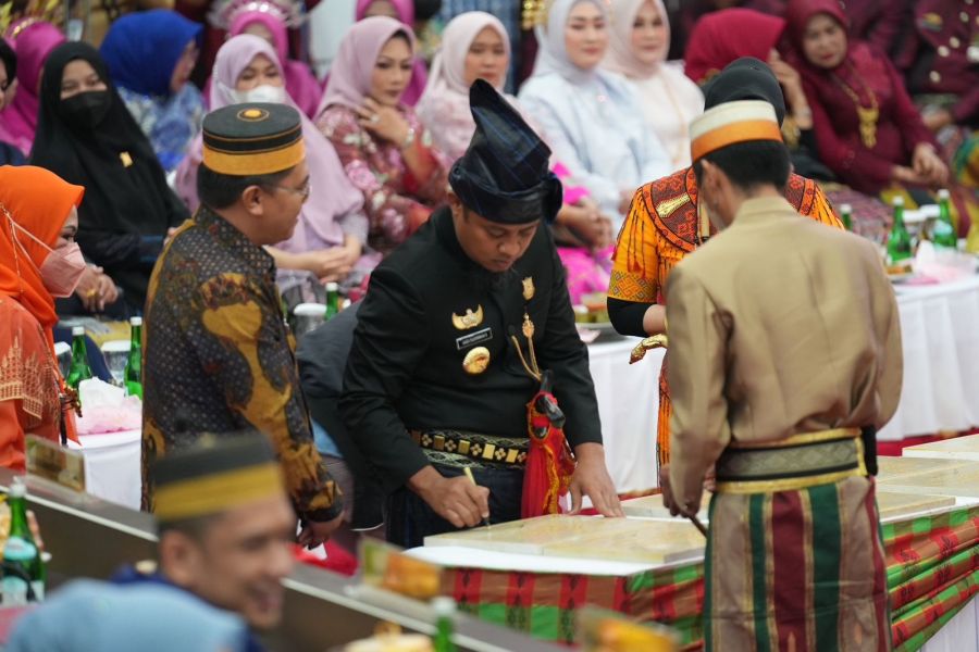 Hari Jadi Sulsel, Gubernur Resmikan Arsinum di Bulukumba