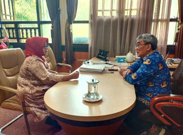 Imran Jausi Terima Kunjungan Tim Kurikulum PPs STIE Amkop Makassar