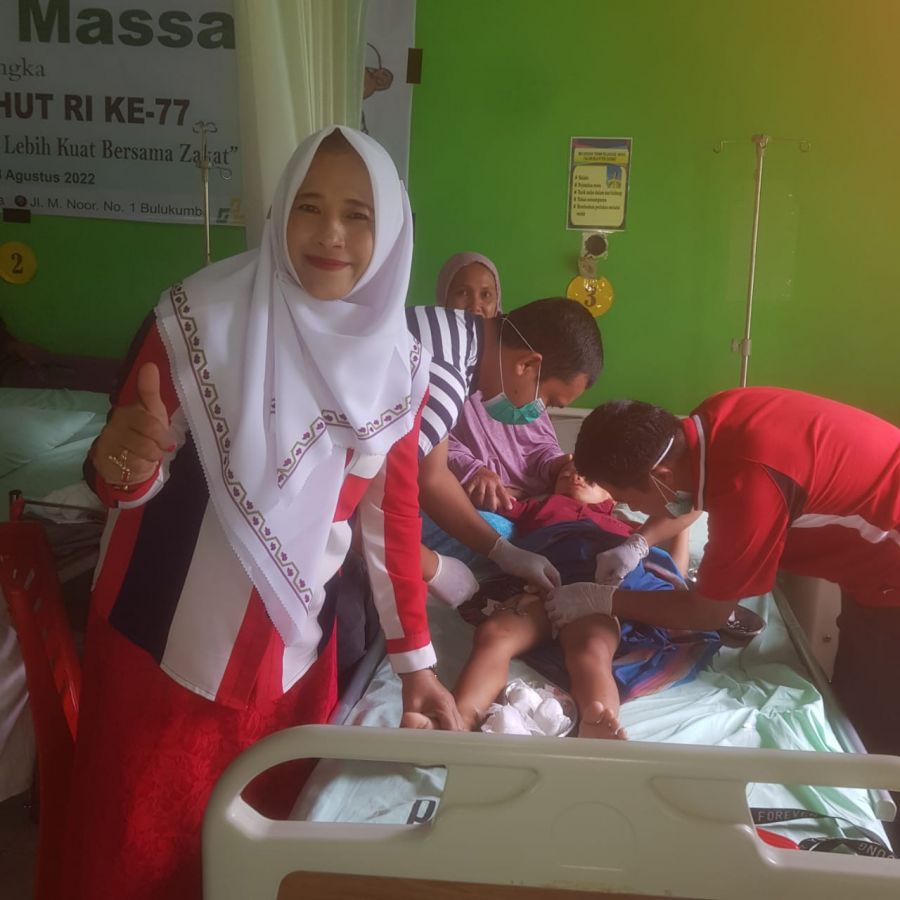 Kades Anrihua Iriani Philip Hadiri Khitanan Massal Baznas di PKM Balibo