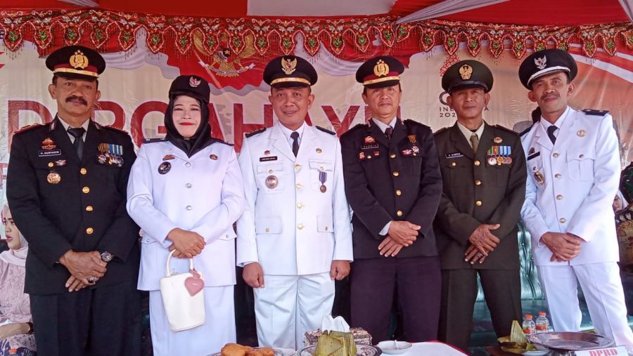 Kades Anrihua Iriani Philip Mengikuti Upacara HUT RI ke-77