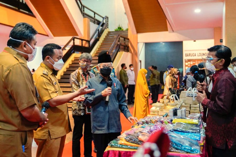 Kerajinan Atap Konjo Bulukumba Tampil di Kunjungan Wapres RI Ma