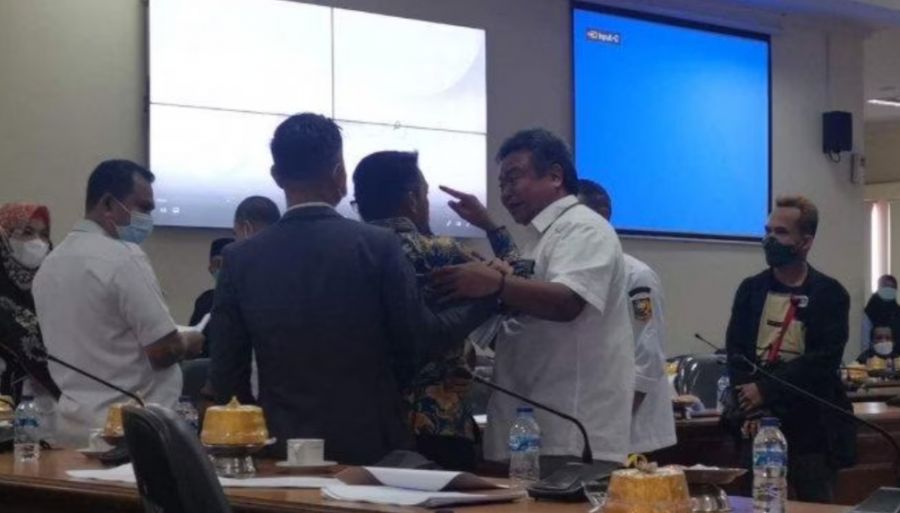 Wakil Ketua DPRD Sulsel Nyaris Adu Jotos Bersama Legislator Arfandy Idris