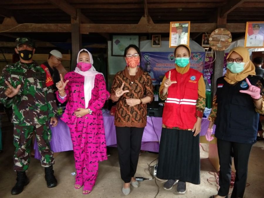 Lansia di Desa Anrihua Bulukumba Antusias Vaksinasi Covid-19