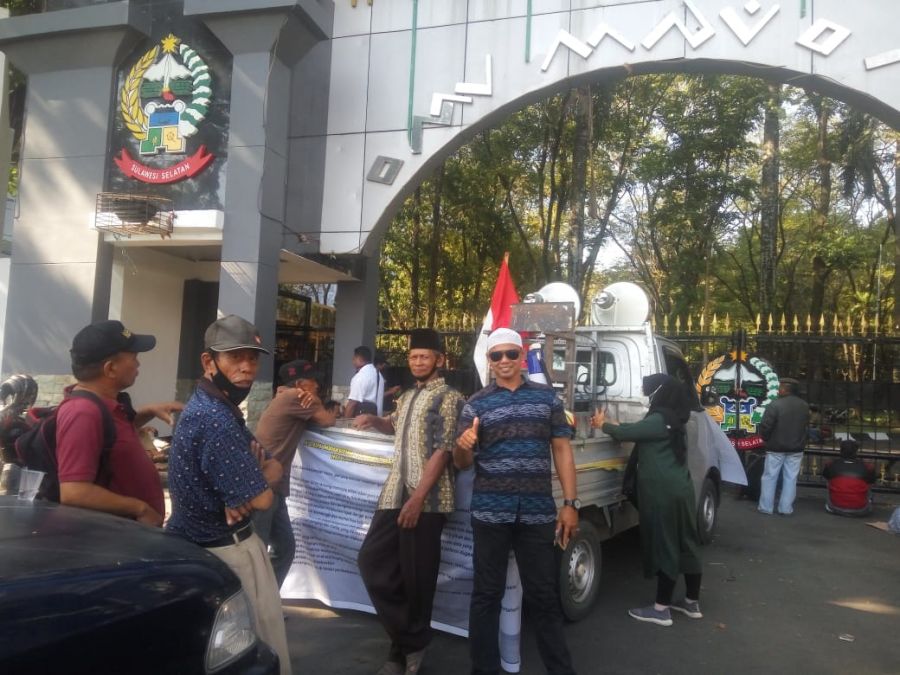Mahasiswa dan LSM Demo di Depan Kantor Gubernur Sulsel, Mencari Keadilan Ganti Rugi Lahan