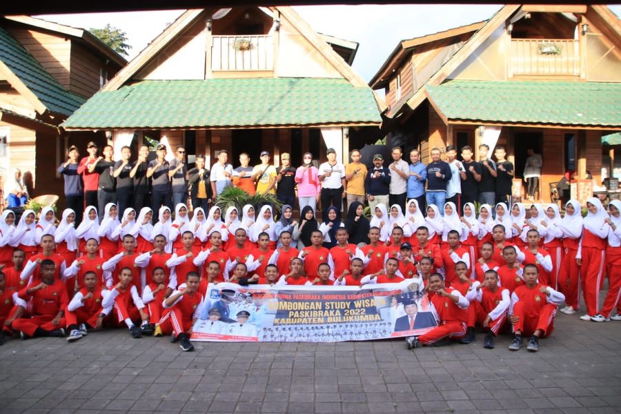 Mantap! Bupati Andi Utta Liburan Bersama Paskibraka di Malino