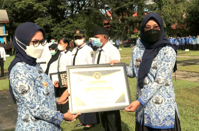 Mappedeceng Diganjar Penghargaan sebagai Pelaksana Gotong Royong Terbaik Pertama di Luwu Utara