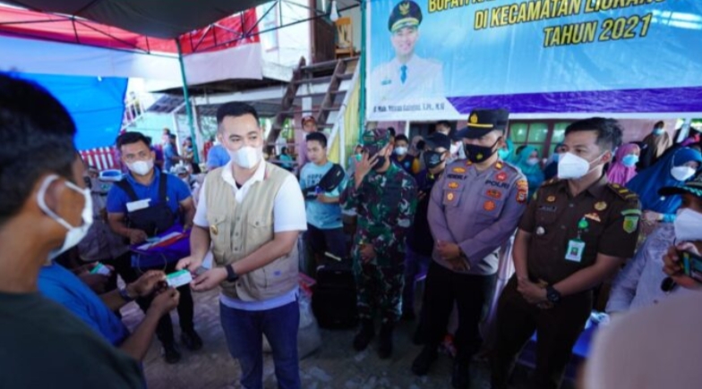 Masyarakat Pulau Sumangan Desa Balo Baloang Patungan Untuk Jamuan Kedatangan Bupati