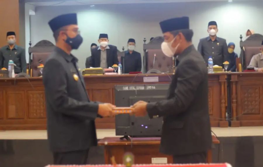 Pembahasan Perubahan APBD Rampung, DPRD Sinjai Serahkan Ranperda ke Bupati ASA