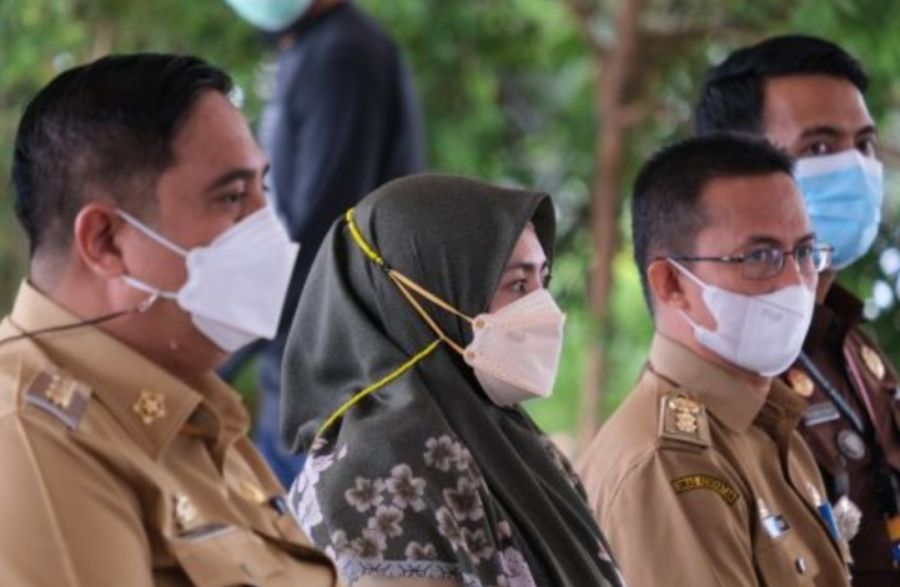 Pemda Kabupaten Maros Serahkan Bantuan Logistik Ke Pasien Covid-19