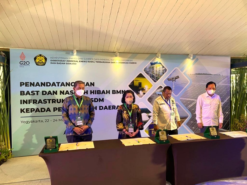 Pemkab Wajo Terima 239 Titik PJUTS dari Kementerian ESDM