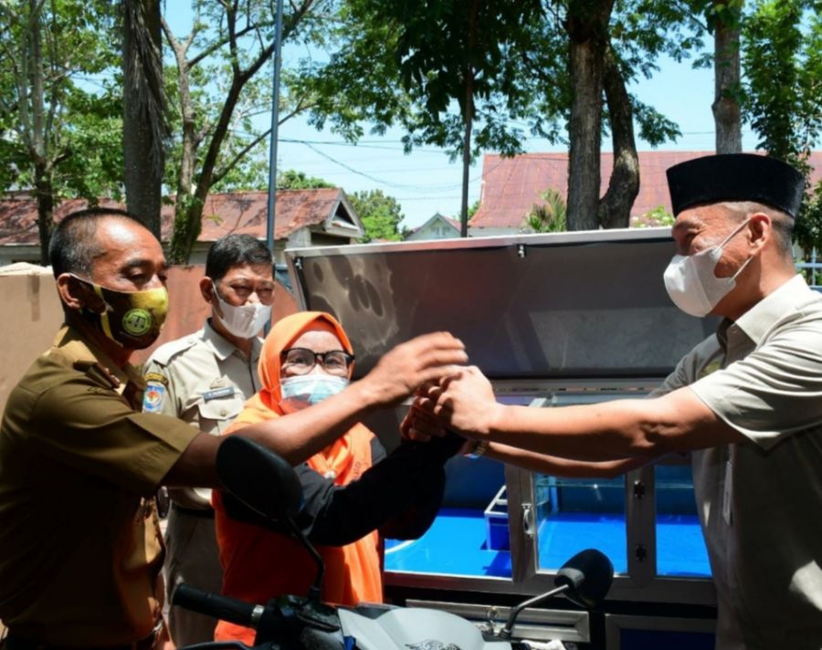 Pemkot Palopo Beri Bantuan Pada Pegiat UMKM