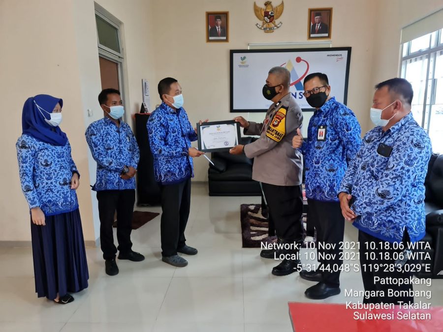 Aiptu Indrawan Anggota Polsek Mamajang Mendapat Penghargaan di Hari Pahlawan