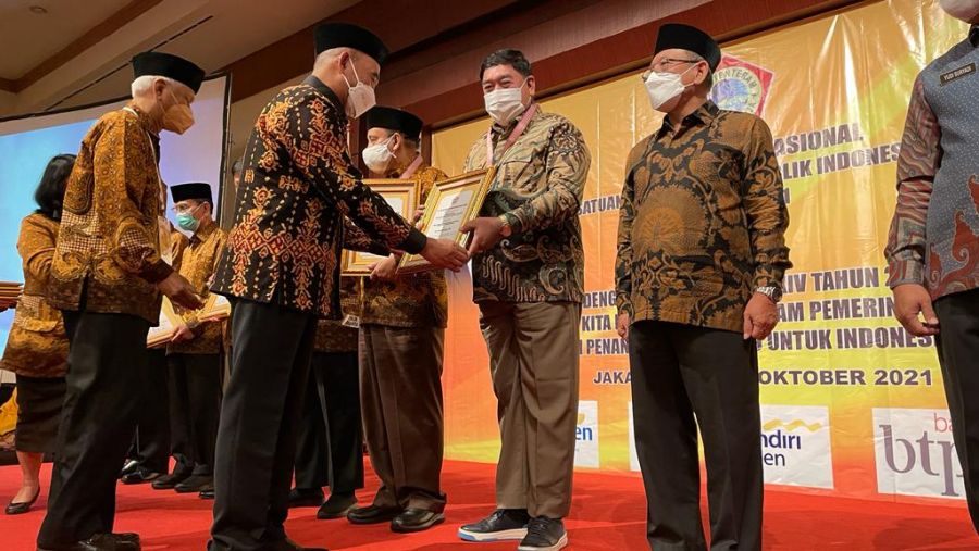 Raih Penghargaan PWRI, Abdul Hayat: Ini Karena Support Para Pendahulu Kita