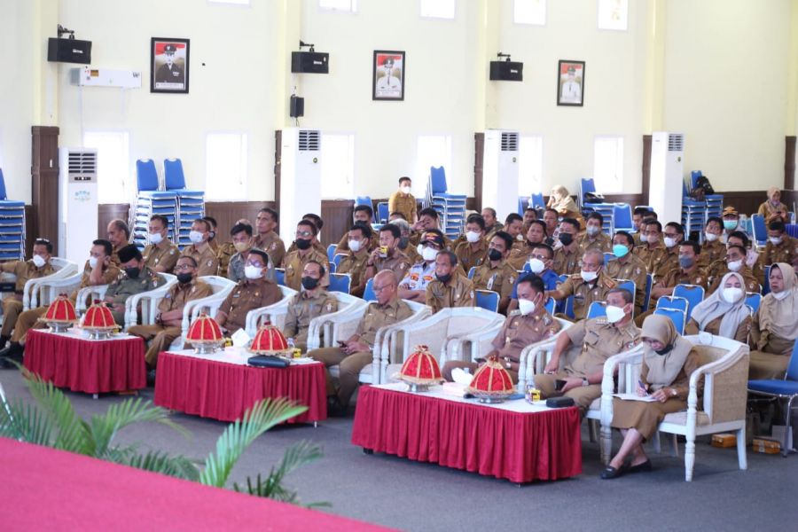 Rapat Evaluasi APBD, Bupati Wajo Tuntut Kepala OPD, Camat dan Jajaran Bekerja Lebih Keras Lagi