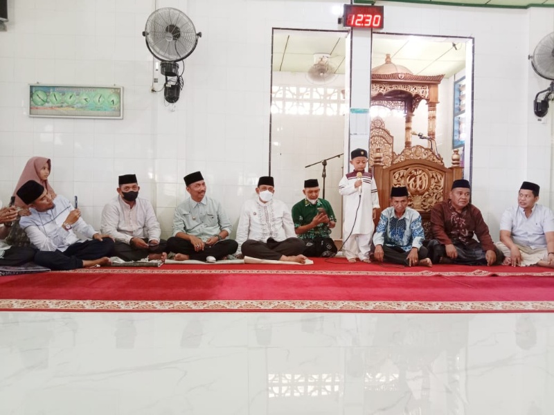 Safari Ramadan di Masjid Mujahidin, Bupati Wajo Tes Hafalan Hafiz Al-Qur