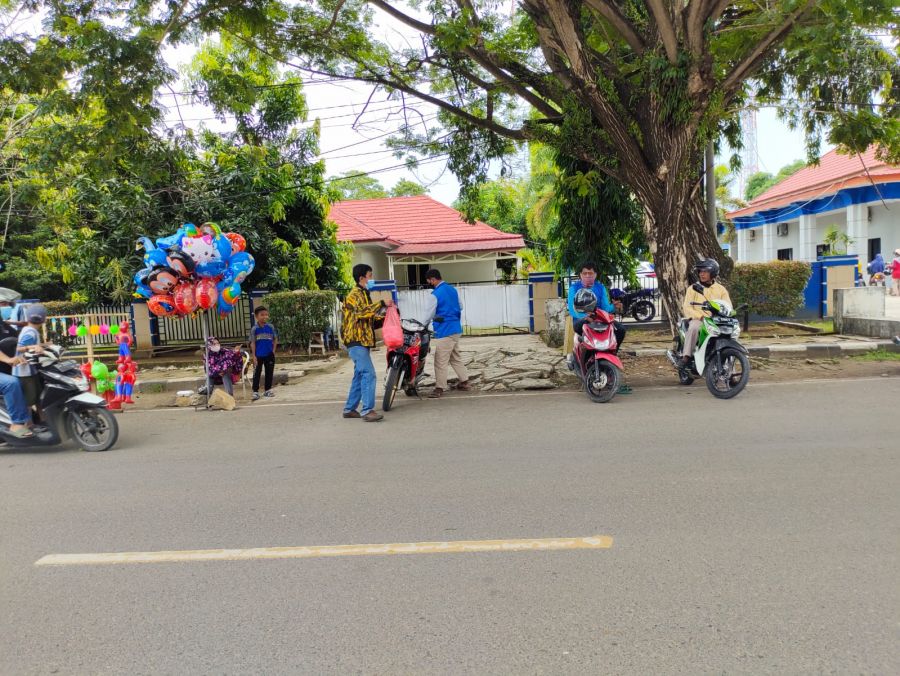 Sambut HUT Ke-20, AMPG Sinjai Berbagi di Jumat Berkah