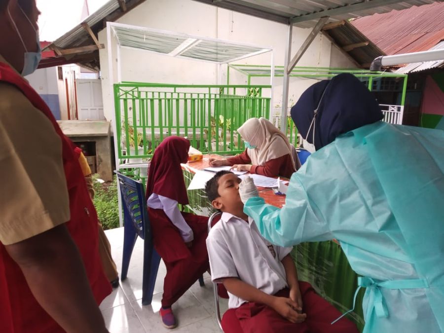 SD Inpres Manuruki Swab Siswa untuk Persiapan PTM