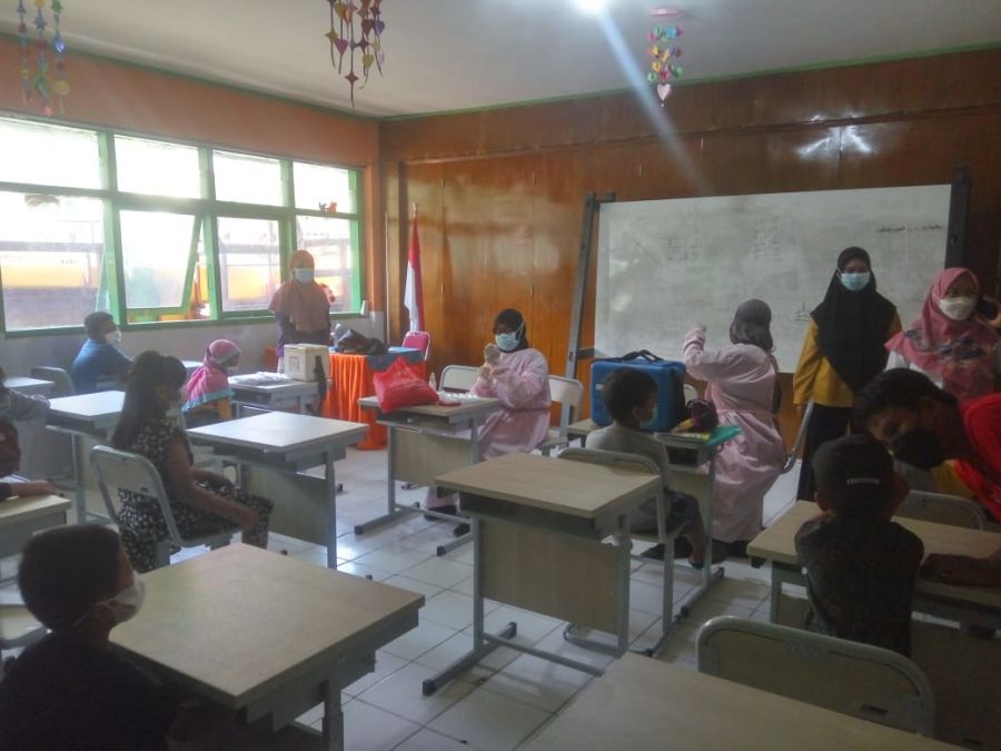 SDN Bontoramba Melaksanakan Imunisasi