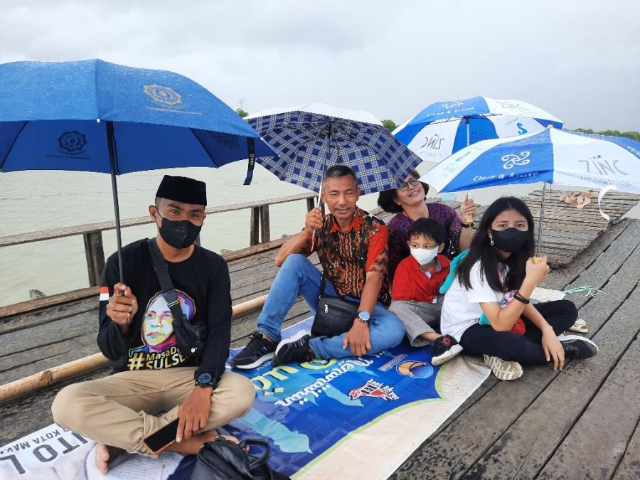 Sekcam Tallo Hadiri Aqiqah di Lakkang Walaupun Hujan Deras