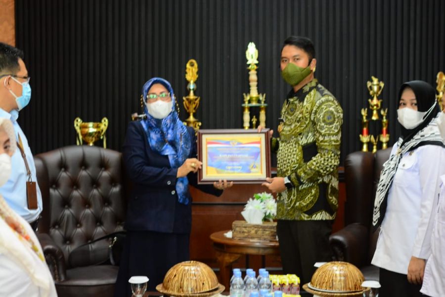 Terima Penghargaan dari Menkeu RI, Seto-Kartini Ucapkan Terima Kasih Kepada Jajaran Pemkab