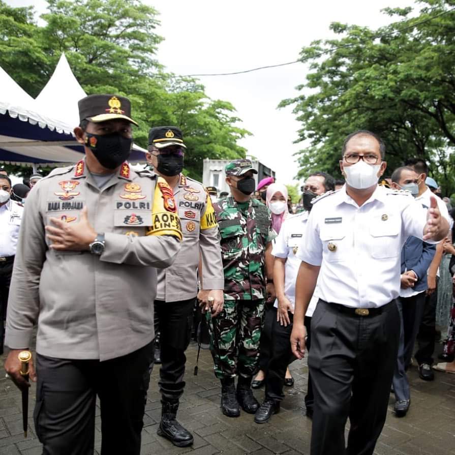 Optimis Target 90 Persen, Wali Kota Danny Bersama Kapolda Sulsel Tinjau Vaksin Massal