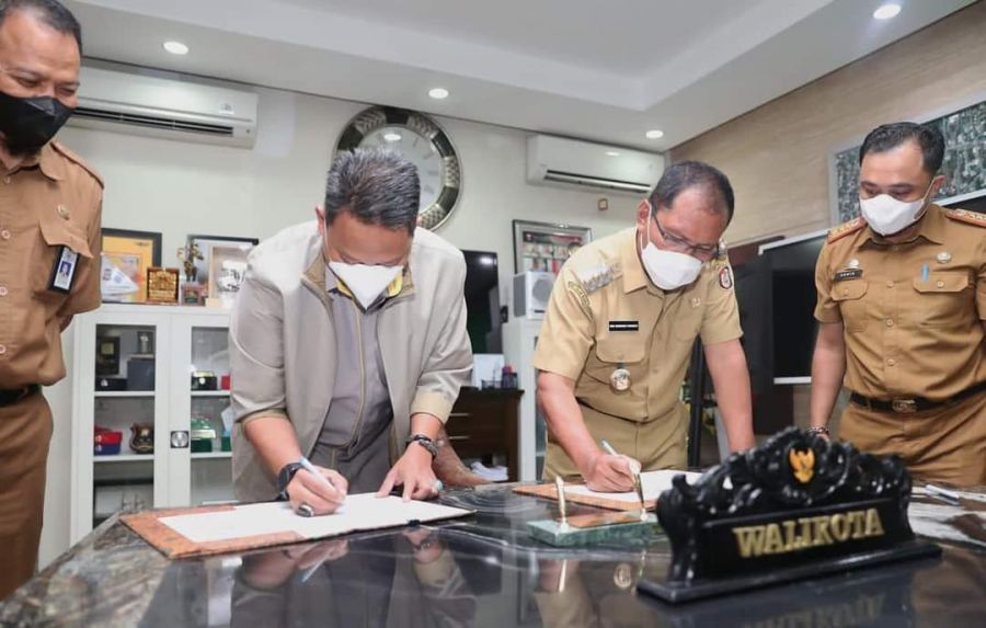 Wali kota Danny Taken MoU dengan BPJSTK,  Lindungi 4000 Pekerja Keagamaan