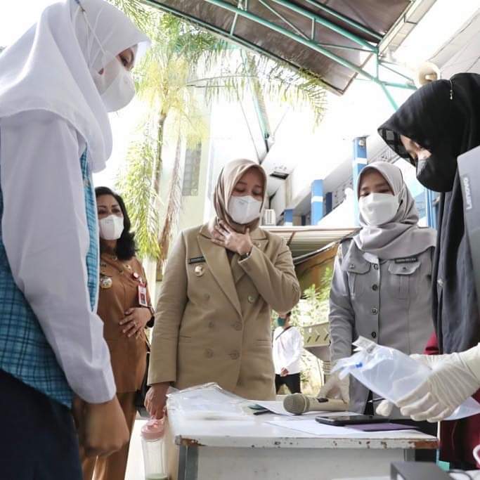 Wawali Makassar Pantau Pelaksanaan Screening Gunakan Genose Bagi Siswa SMP